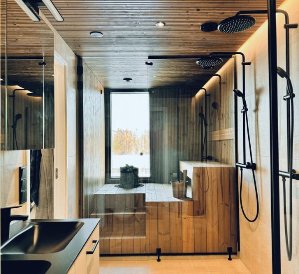 Sisustus- ja saunapaneeli Siparila Sola 17x90x2050 mm, rimapaneeli, mänty, lämpökäsitelty, lasiseinällä rajattu sauna