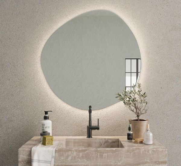 Valopeili Suomen Lasitehdas Kivi – kehyksetön, moderni ja valoisa peili kylpyhuoneeseen