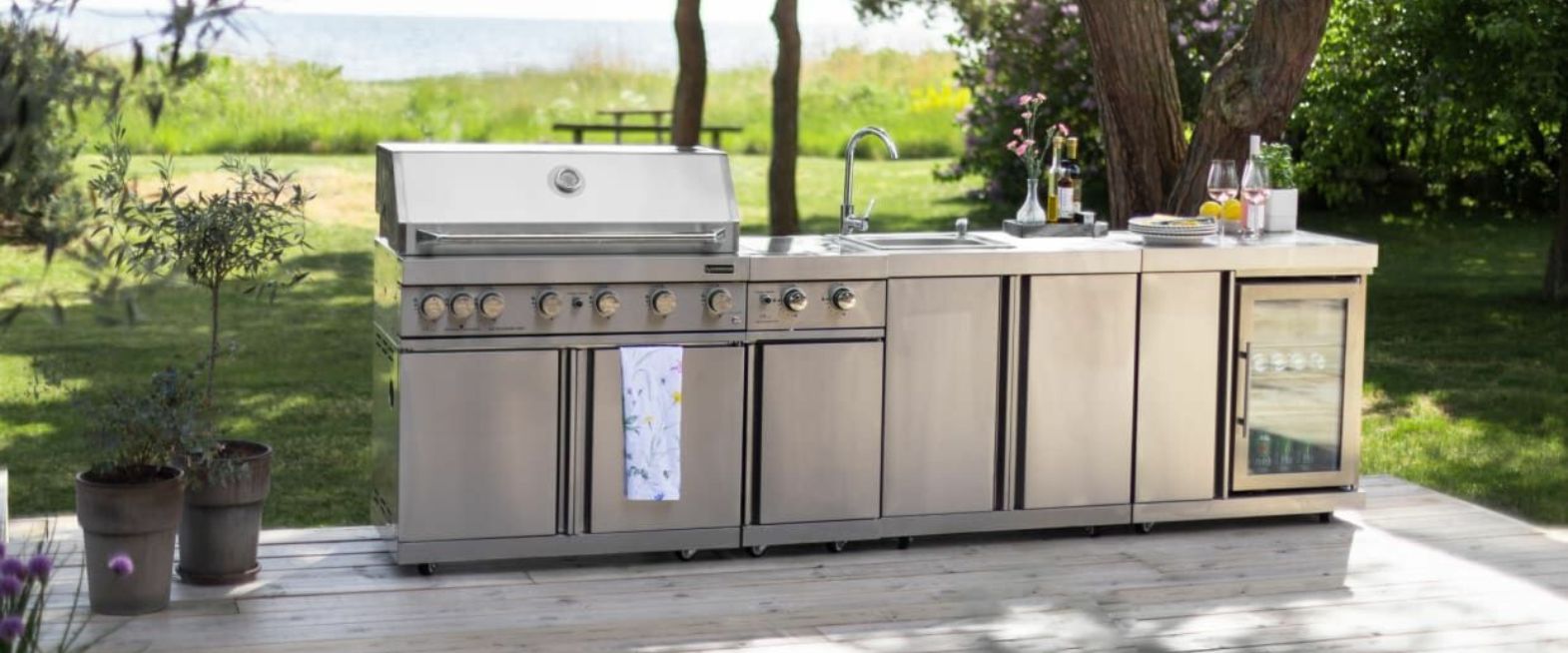 Myoutdoorkitchen Florida ulkokeittiö pihalla