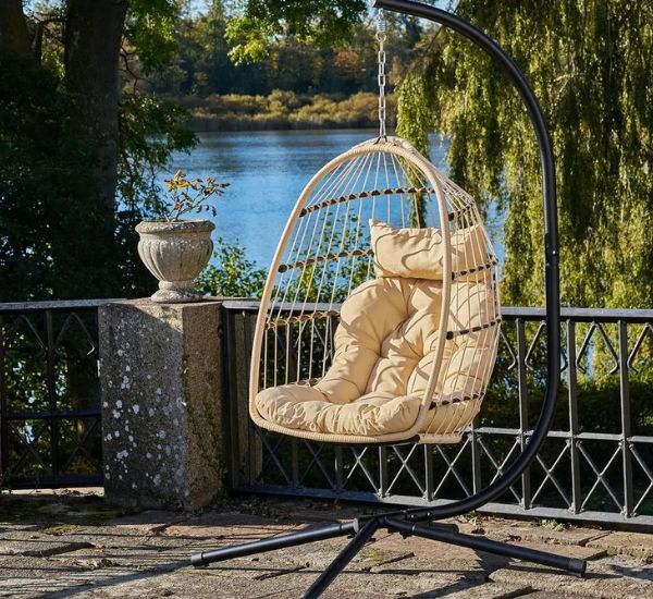 House Nordic Patras riipputuoli pehmusteilla beige